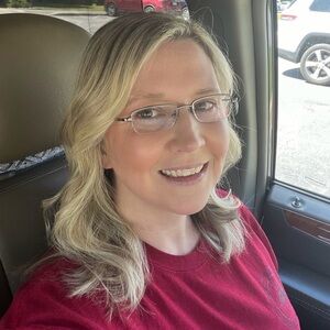 Meet your Posher, Lauren